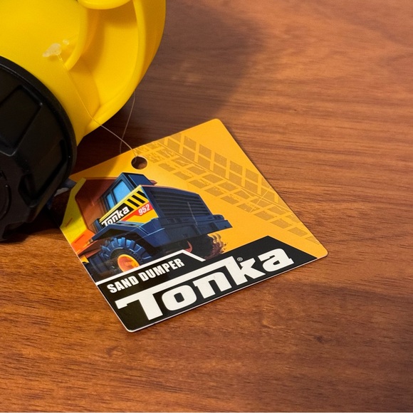 Tonka Sand Dumper Toy Dump Truck Rolling Wheels Functioning Dump Construction - Picture 2 of 10